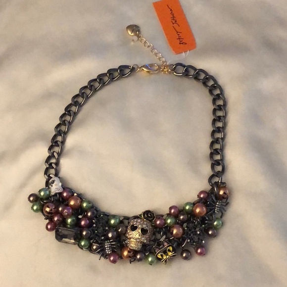 Betsey Johnson Gun Metal Tone Curb Link Bib Necklace Halloween Charms NWT - Picture 16 of 16